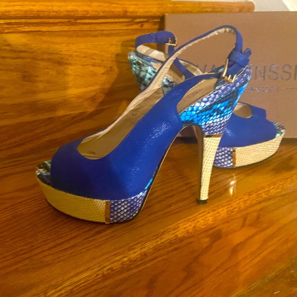 Open heel - Picture 1 of 4